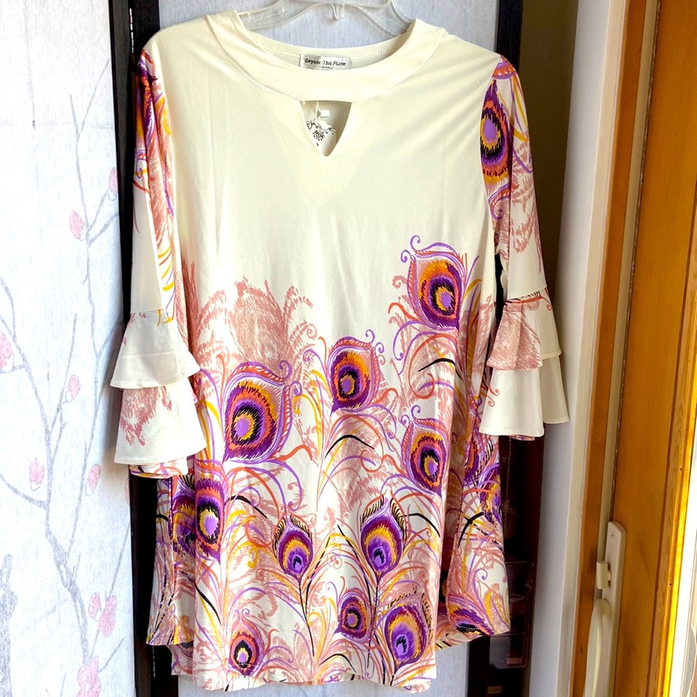 NWT Absolutely stunning keyhole style dress/tunic in size S